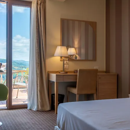 Hotel Fortebraccio 4*